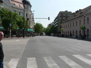 Áll a forgalom, ide várták a helikoptert